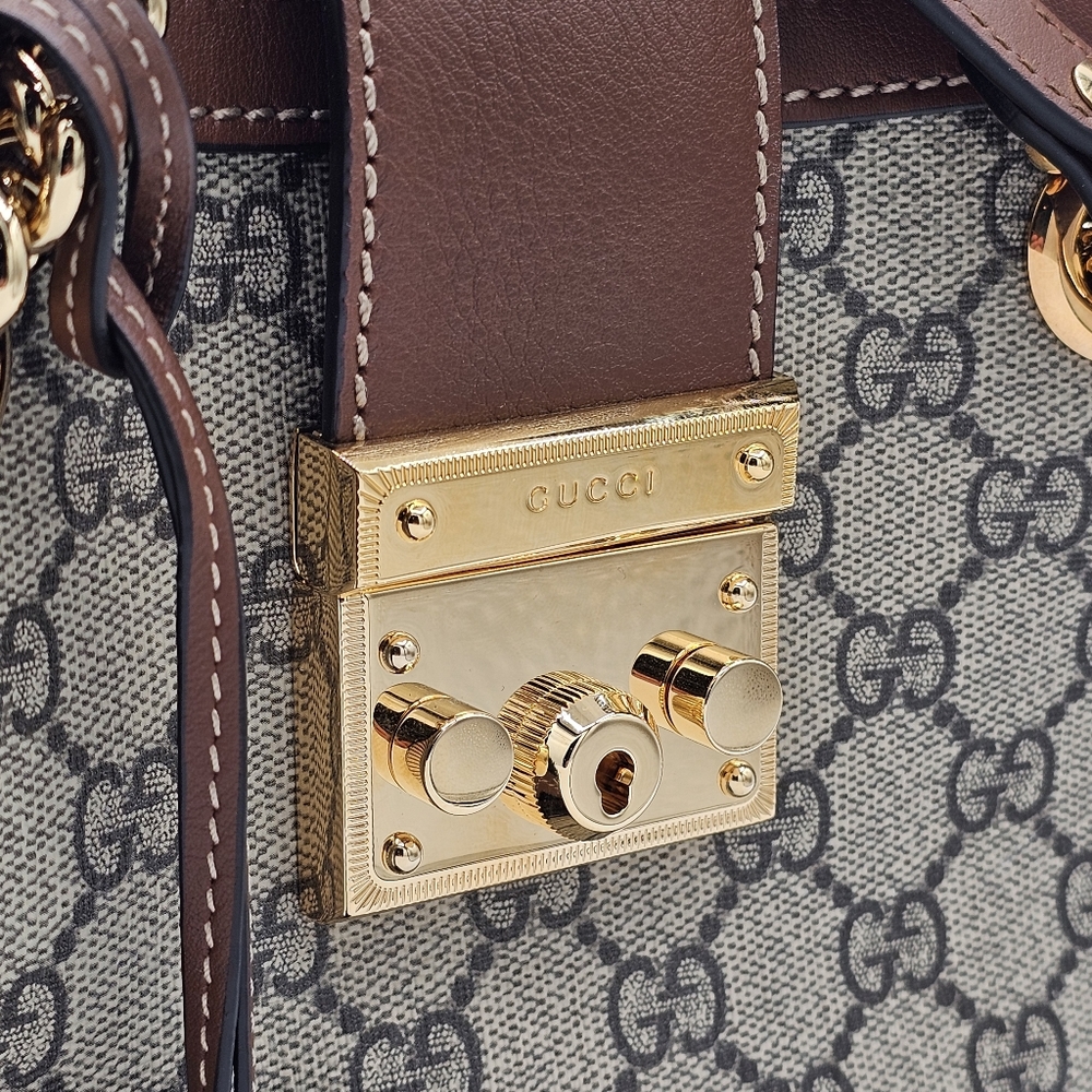 Gucci GG Supreme Small Padlock Shoulder Bag - Picture 4 of 8